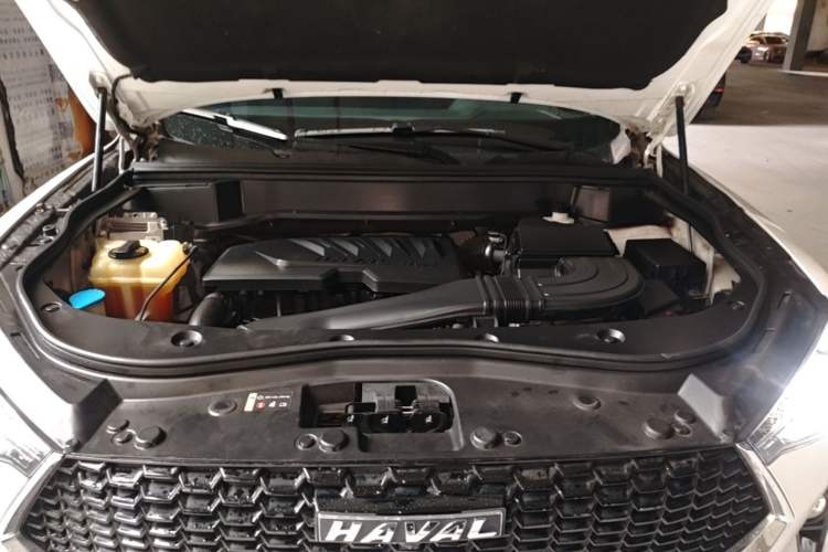 Used Haval F7 2019 1.5T Two-Wheel Drive i-Trend China V Emission Standard Engine Bay