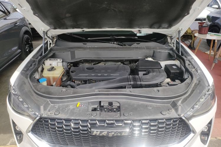 Used Haval F7 2019 2.0T Four-Wheel Drive iJoy China V Standard Engine Bay