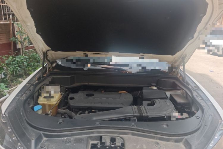 Used Haval F7 2019 2.0T Four-Wheel Drive iJoy China V Standard Engine Bay