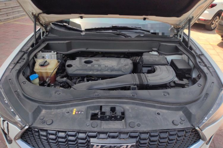 Used Haval F7 2019 2.0T Two-Wheel Drive i-Van China V standard Engine Bay