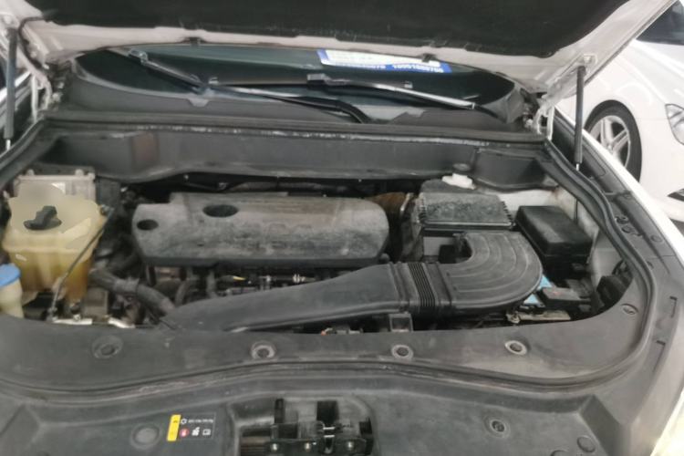 Used Haval F7 2019 2.0T Two-Wheel Drive i-Van China V standard Engine Bay