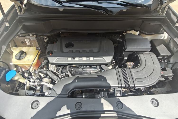 Used Haval F7 2019 2.0T Four-Wheel Drive iJoy China V Standard Engine Bay