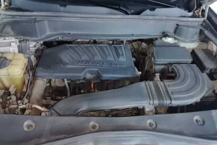 Used Haval F7 2019 1.5T Two-Wheel Drive i-Type China V Standard Engine Bay