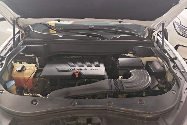 Used Haval F7 2019 1.5T Two-Wheel-Drive i-Type China VI Standard Engine Bay
