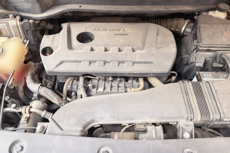 Used Haval F7 2019 2.0T Four-Wheel Drive iJoy China V Standard Engine Bay