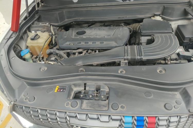 Used Haval F7 2019 2.0T Two-Wheel-Drive i-Van China VI Standard Engine Bay