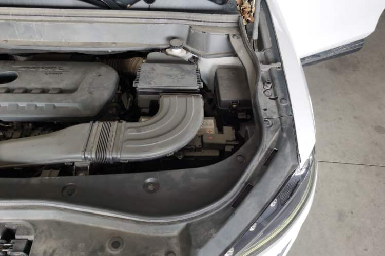 Used Haval F7 2019 2.0T Two-Wheel Drive i-Van China V standard Engine Bay Left
