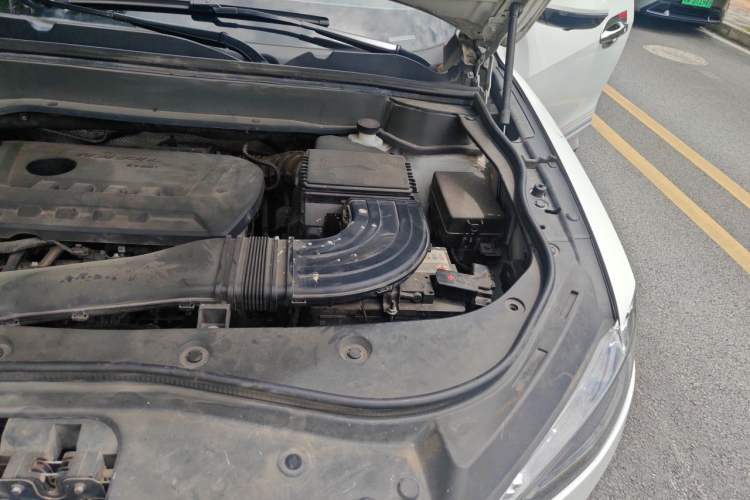 Used Haval F7 2019 2.0T Four-Wheel Drive iJoy China VI Standard Engine Bay Left