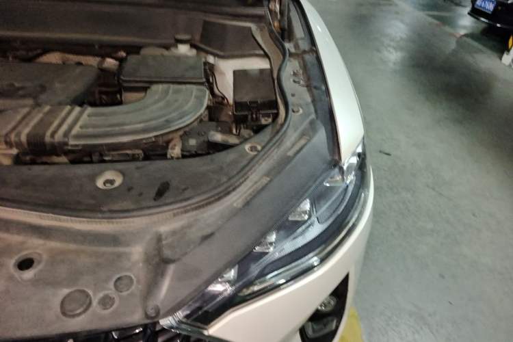Used Haval F7 2019 2.0T Two-Wheel-Drive i-Van China VI Standard Engine Bay Left