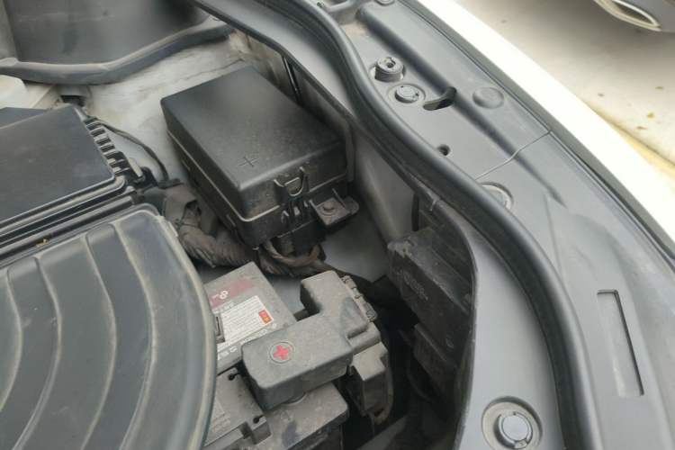 Used Haval F7 2019 2.0T Two-Wheel-Drive i-Van China VI Standard Engine Bay Left