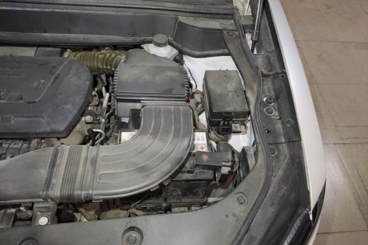 Used Haval F7 2019 2.0T Two-Wheel Drive i-Van China V standard Engine Bay Left