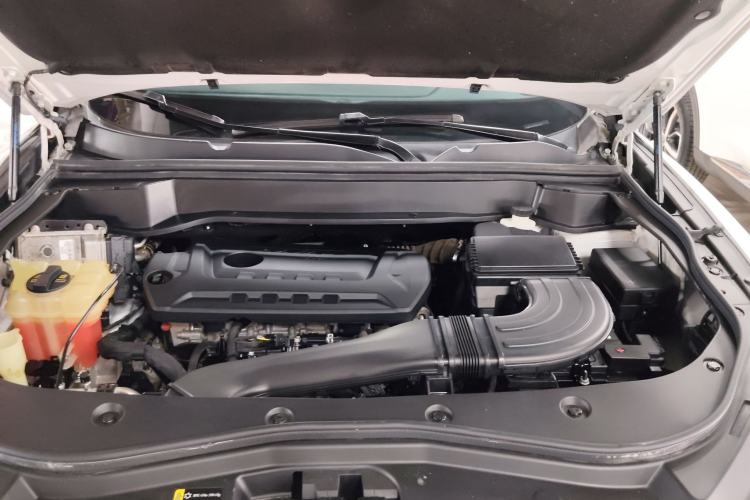 Used Haval F7 2019 2.0T Two-Wheel Drive i-Van China V standard Engine Bay