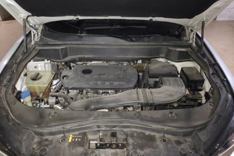 Used Haval F7 2019 2.0T Two-Wheel Drive i-Van China V standard Engine Bay
