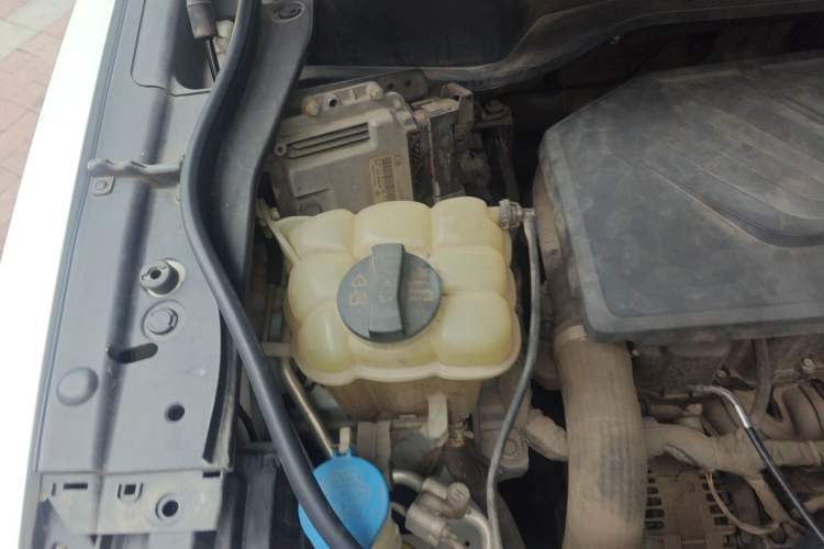 Used Haval F7 2019 1.5T Two-Wheel Drive i-Trend China V Emission Standard Engine Bay Right