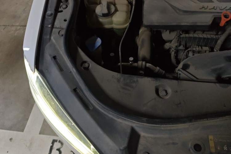 Used Haval F7 2019 1.5T Two-Wheel Drive i-Trend China VI Standard Engine Bay Right