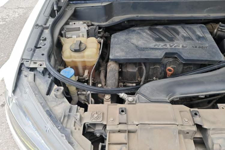Used Haval F7 2019 1.5T Two-Wheel Drive i-Type China V Standard Engine Bay Right