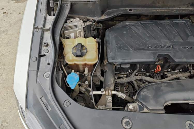 Used Haval F7 2019 1.5T Two-Wheel Drive i-Trend China V Emission Standard Engine Bay Right