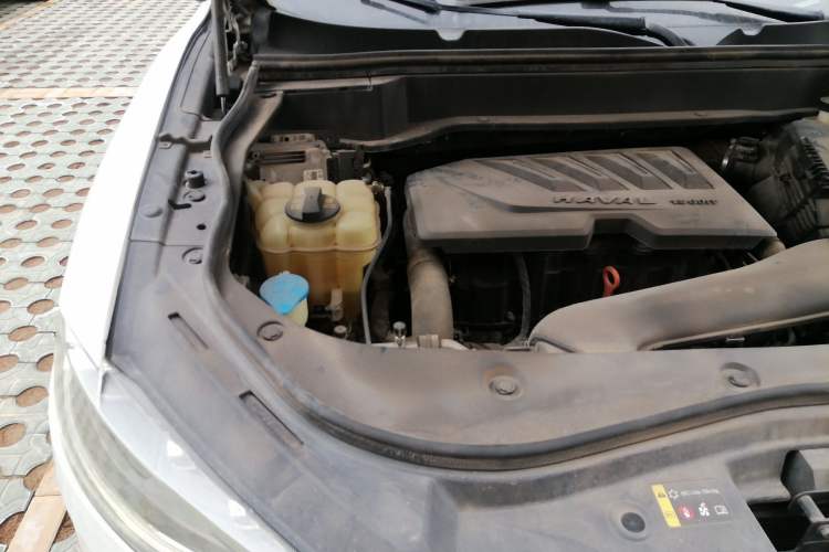 Used Haval F7 2019 1.5T Two-Wheel Drive i-Type China V Standard Engine Bay Right