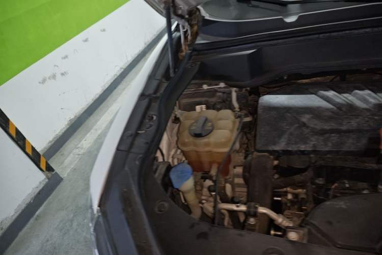 Used Haval F7 2019 1.5T Two-Wheel Drive i-Trend China VI Standard Engine Bay Right