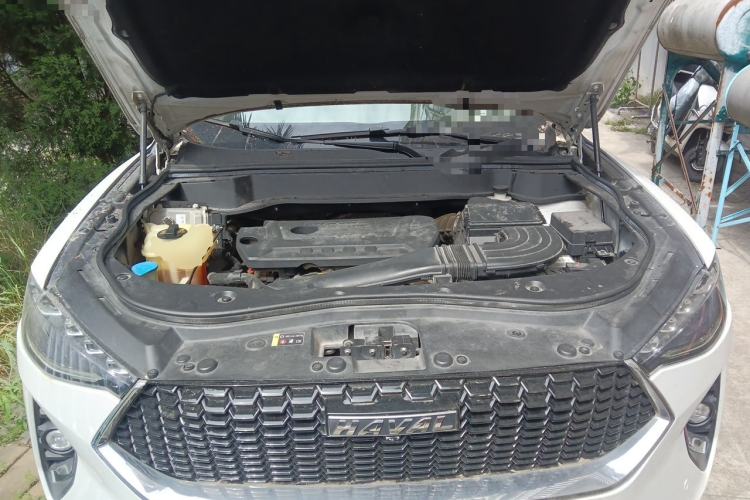 Used Haval F7 2019 2.0T Two-Wheel Drive i-Van China V standard Engine Bay