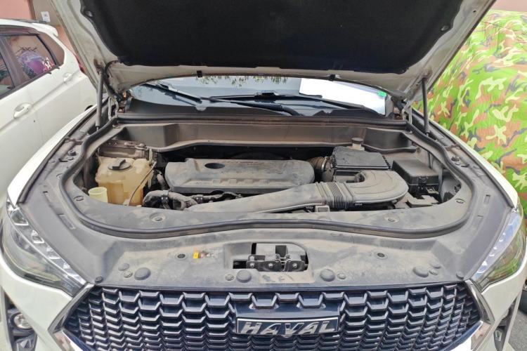 Used Haval F7 2019 2.0T Two-Wheel-Drive i-Van China VI Standard Engine Bay