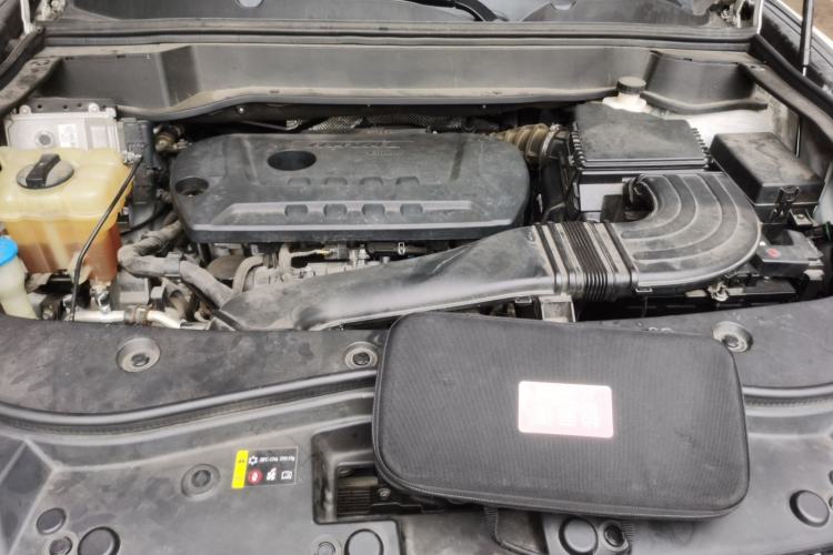 Used Haval F7 2019 2.0T Four-Wheel Drive iJoy China V Standard Engine Bay