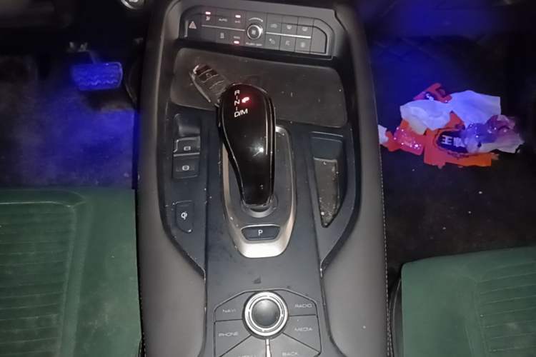 Used Haval F7 2019 2.0T Four-Wheel Drive iJoy China VI Standard Gear Lever