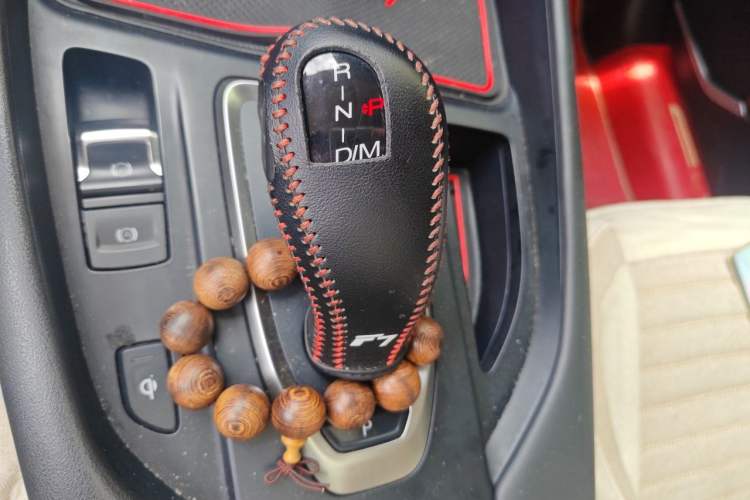 Used Haval F7 2019 2.0T Four-Wheel Drive iJoy China VI Standard Gear Lever