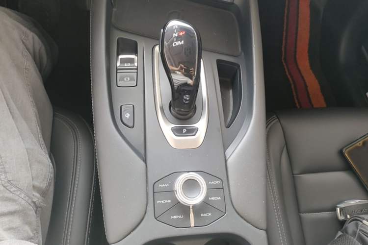 Used Haval F7 2019 2.0T Four-Wheel Drive iJoy China V Standard Gear Lever