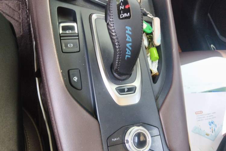Used Haval F7 2019 2.0T Two-Wheel Drive i-Van China V standard Gear Lever