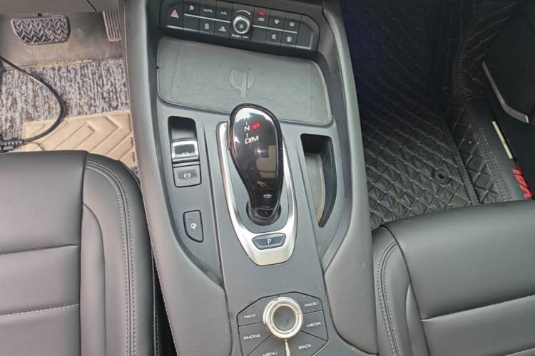 Used Haval F7 2019 2.0T Two-Wheel Drive i-Van China V standard Gear Lever