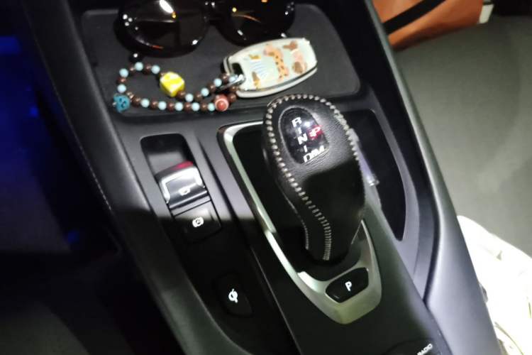 Used Haval F7 2019 2.0T Four-Wheel Drive iJoy China VI Standard Gear Lever