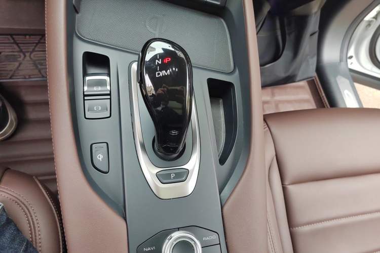 Used Haval F7 2019 2.0T Four-Wheel Drive iJoy China V Standard Gear Lever