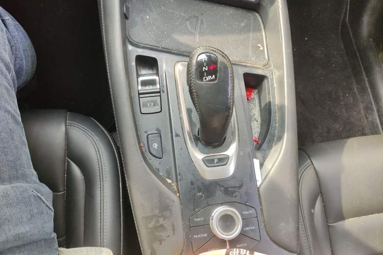 Used Haval F7 2019 2.0T Four-Wheel Drive iJoy China V Standard Gear Lever