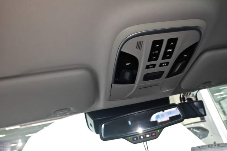 Used Haval F7 2019 2.0T Two-Wheel-Drive i-Van China VI Standard Headliner