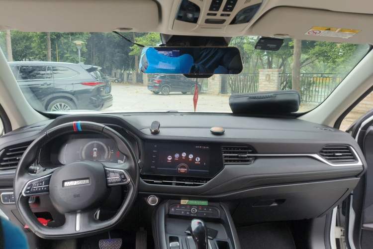 Used Haval F7 2019 2.0T Two-Wheel-Drive i-Van China VI Standard Headliner