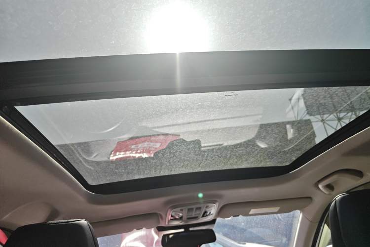 Used Haval F7 2019 2.0T Four-Wheel Drive iJoy China VI Standard Headliner