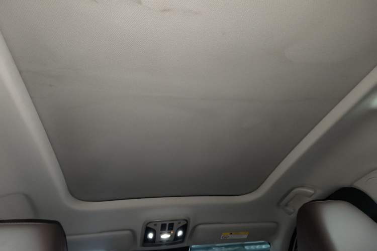 Used Haval F7 2019 2.0T Four-Wheel Drive iJoy China VI Standard Headliner