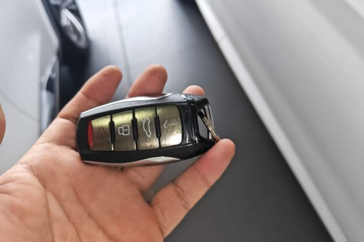 Used Haval F7 2019 2.0T Two-Wheel-Drive i-Van China VI Standard Interior 1