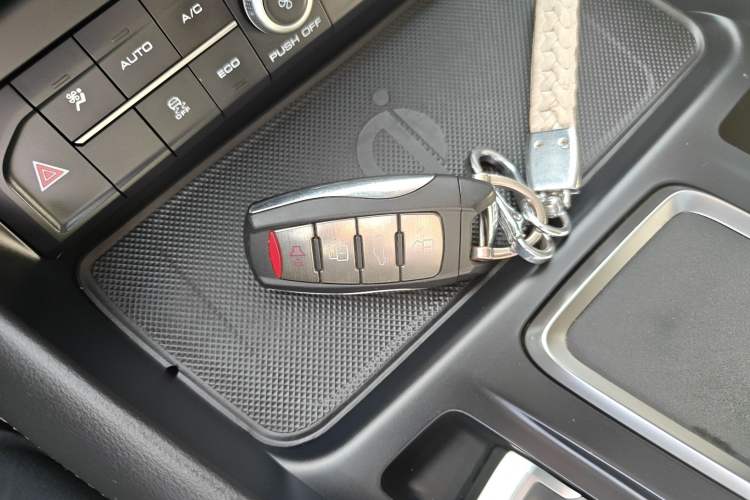 Used Haval F7 2019 2.0T Four-Wheel Drive iJoy China VI Standard Interior 1