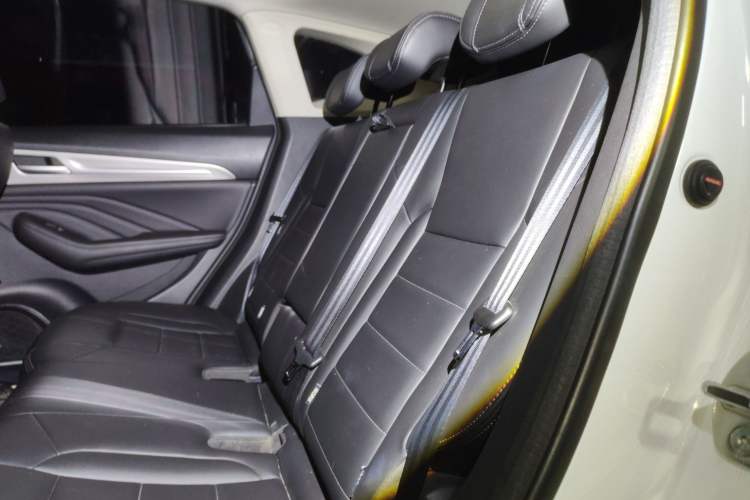 Used Haval F7 2019 1.5T Two-Wheel Drive i-Type China V Standard Interior 4
