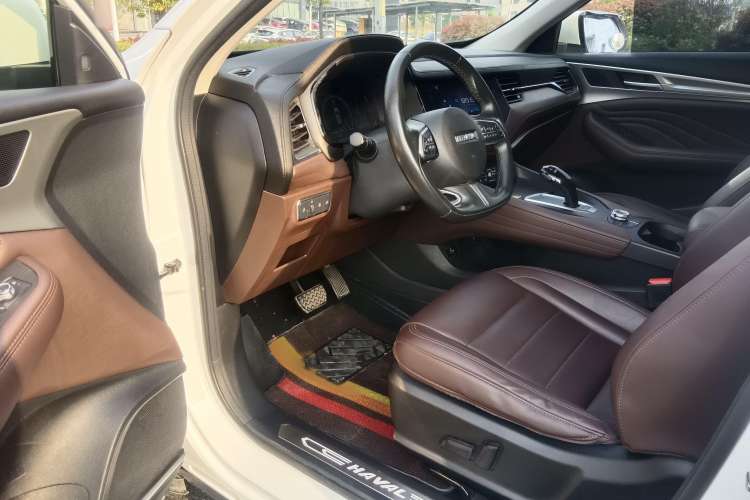 Used Haval F7 2019 1.5T Two-Wheel Drive i-Trend China VI Standard Interior 4