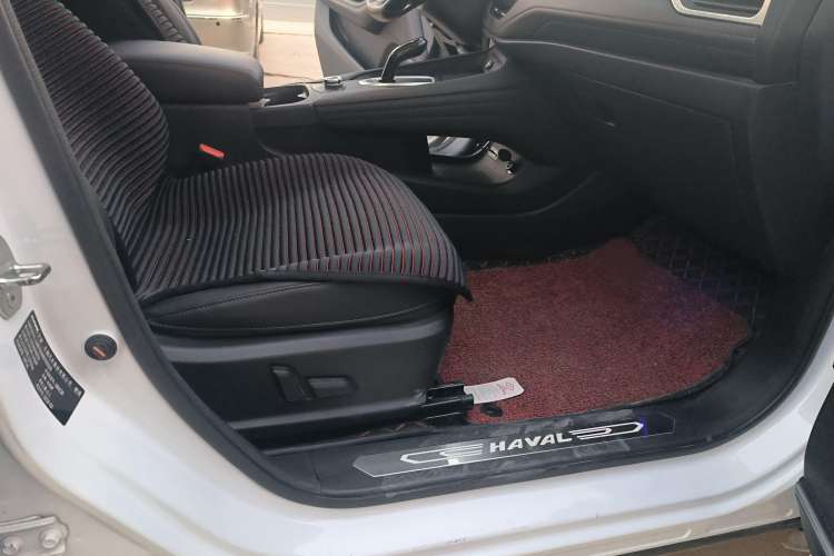 Used Haval F7 2019 2.0T Four-Wheel Drive iJoy China V Standard Interior 4