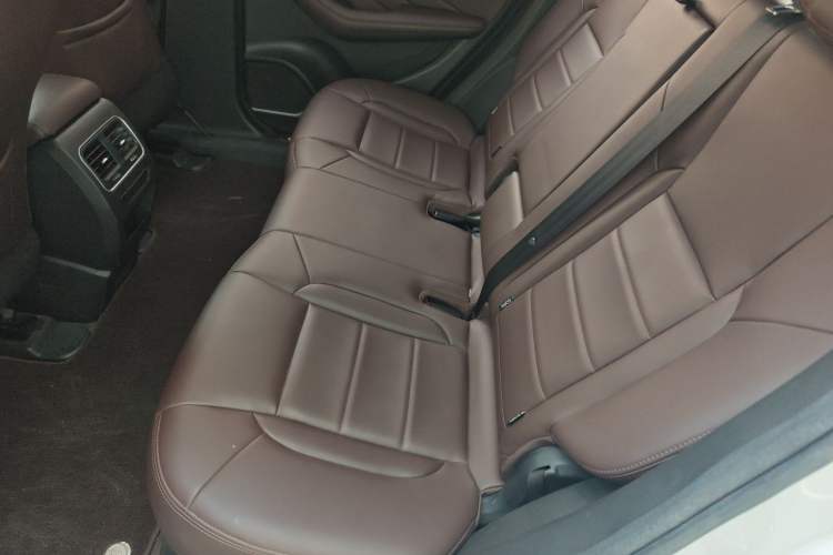 Used Haval F7 2019 1.5T Two-Wheel-Drive i-Type China VI Standard Left Rear Seat
