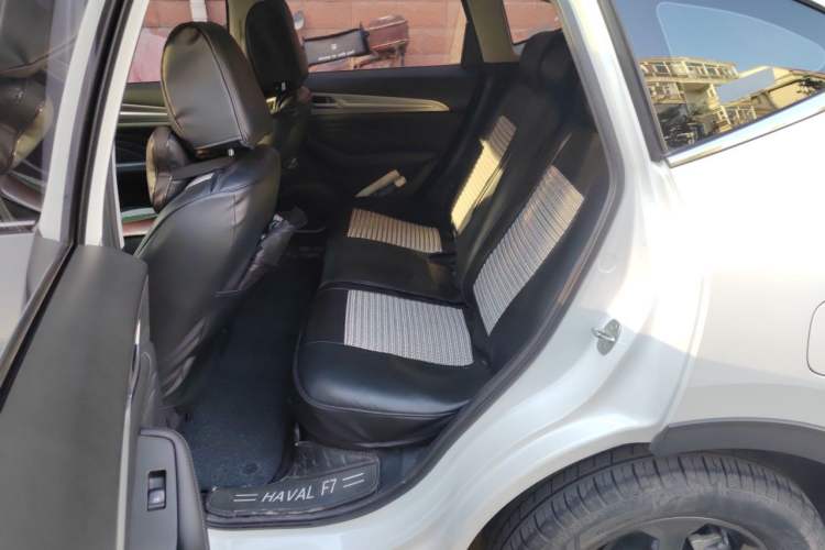 Used Haval F7 2019 1.5T Two-Wheel Drive i-Type China V Standard Left Rear Seat