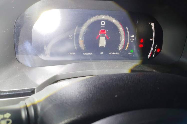 Used Haval F7 2019 1.5T Two-Wheel Drive i-Type China V Standard Odometer Close Up