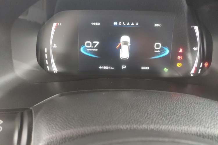 Used Haval F7 2019 1.5T Two-Wheel Drive i-Trend China V Emission Standard Odometer Close Up
