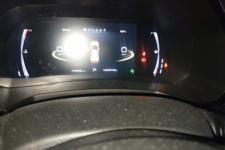 Used Haval F7 2019 1.5T Two-Wheel Drive i-Trend China V Emission Standard Odometer Close Up