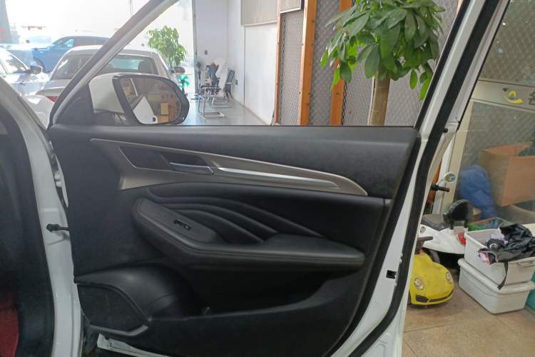 Used Haval F7 2019 1.5T Two-Wheel Drive i-Type China V Standard Right Front Door Interior