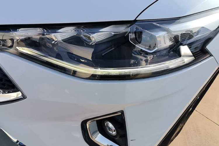 Used Haval F7 2019 1.5T Two-Wheel-Drive i-Type China VI Standard Right Front Headlight
